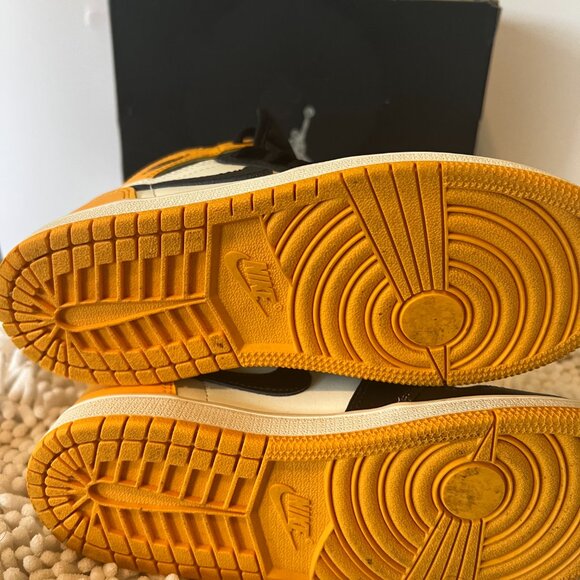 Nike Jordan 1 Retro High OG (PS)) - Picture 10 of 14